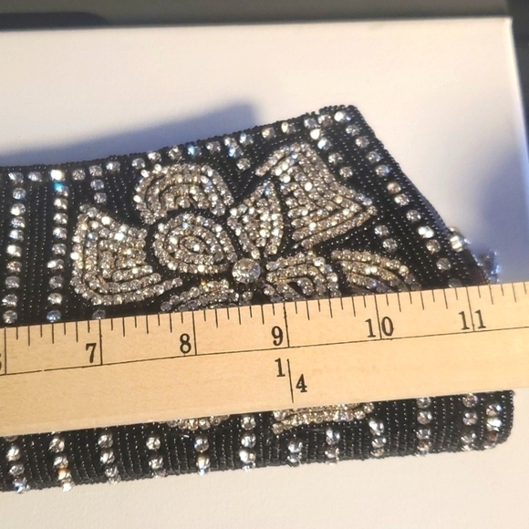 Glamorous Silver Beaded Floral Design Bridal Clutch/Evening Purse - Picture 15 of 15